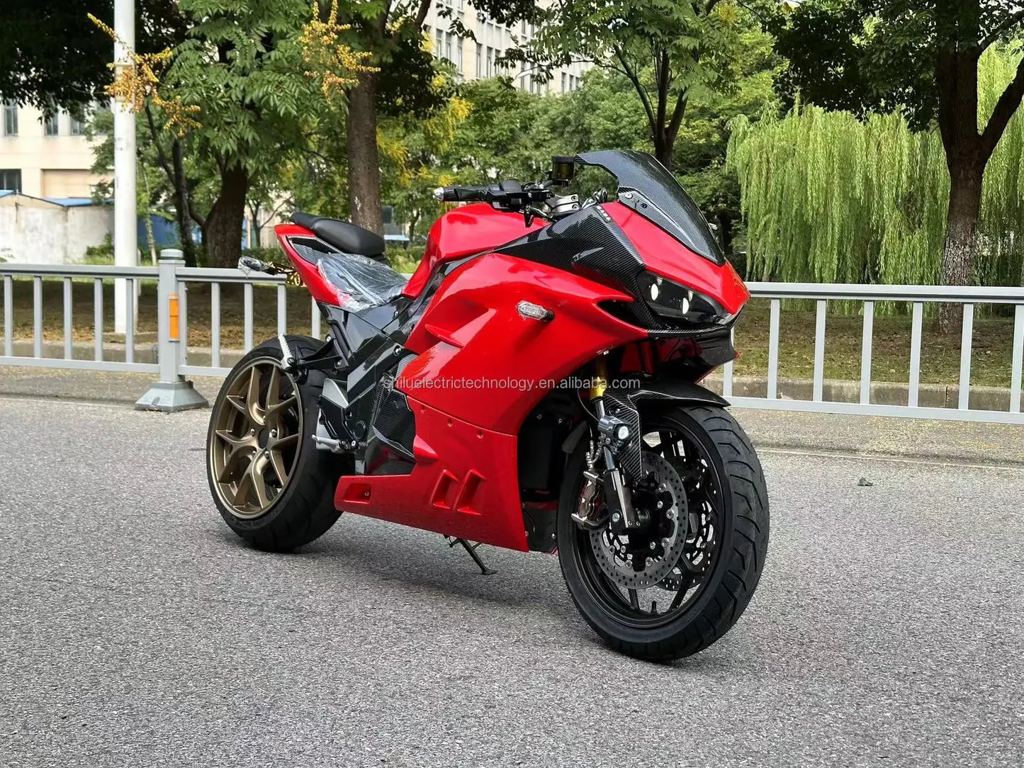 Luyuan MotorcycleThe latest newenergy lithium batteryhighspeed DUCATI Full Size Sport Powerful 5000W Customized Cool Electric Sc