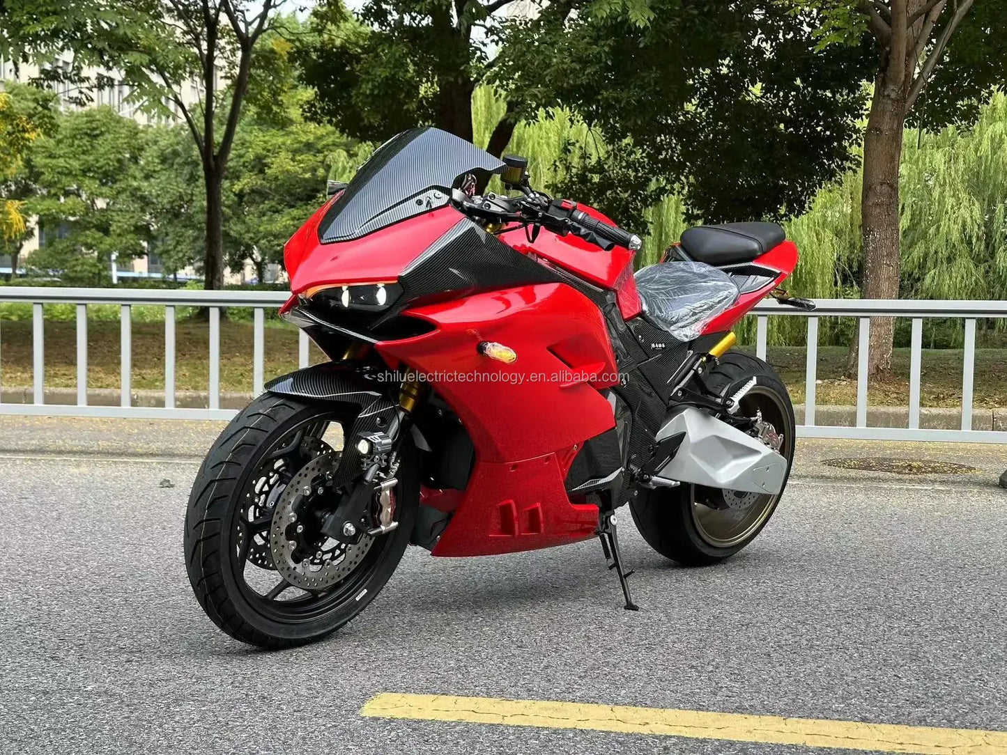 Luyuan MotorcycleThe latest newenergy lithium batteryhighspeed DUCATI Full Size Sport Powerful 5000W Customized Cool Electric Sc